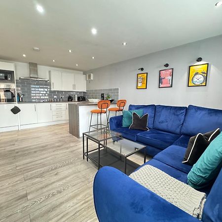 Rnm - Business Professionals Stay, Walsall City Centre, 2 Bedroom With Ensuite And Bathroom, Entire Place, Kitchen & Washroom With Amenities, Smart Tv, Easy Access, Fast Wifi, Parking Nearby, Great Transport Links Ngoại thất bức ảnh